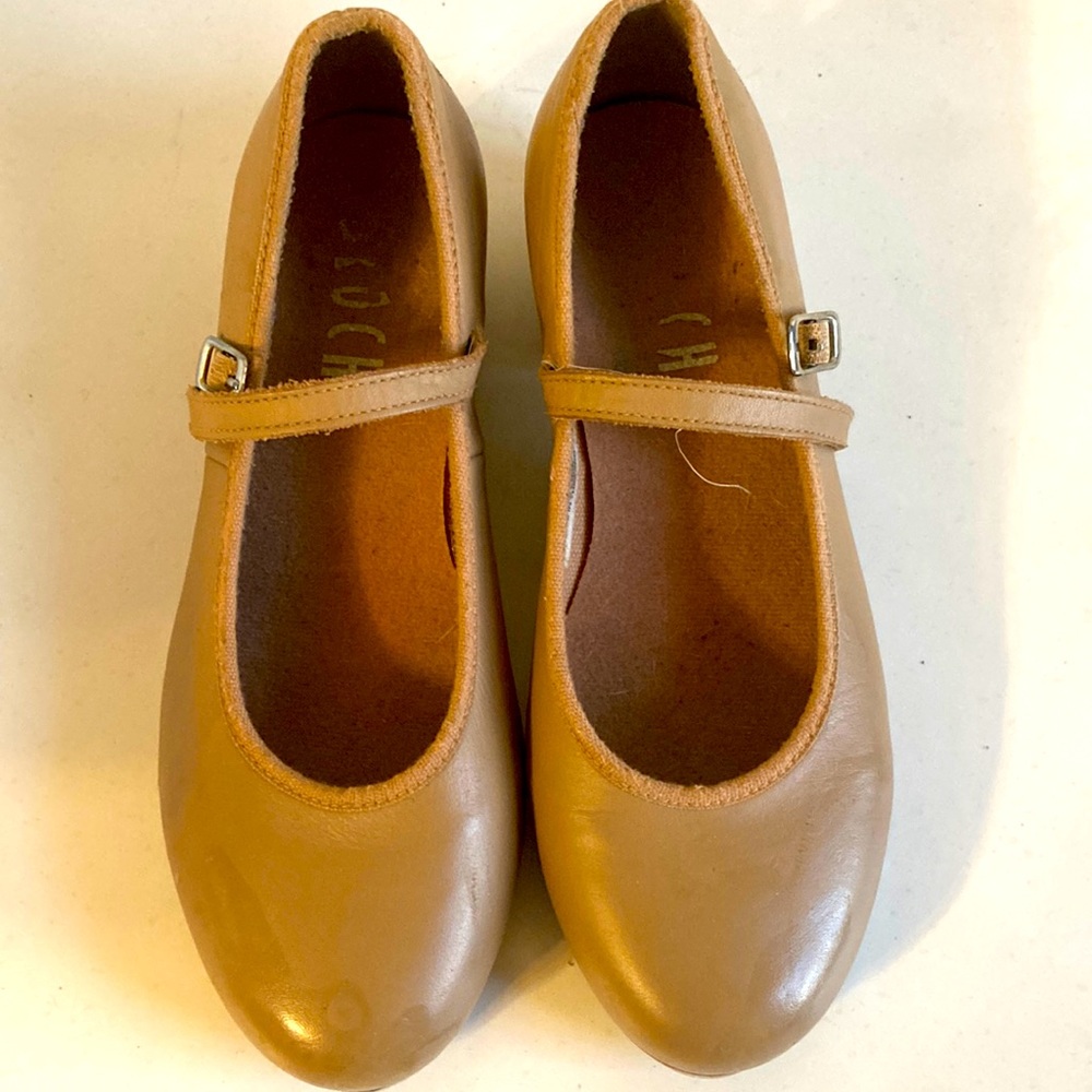 Tan color -used Bloch Tap shoes 👞 Size 4